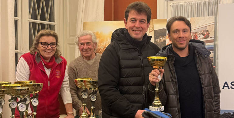 L’Equipaggio H22 del Circolo Velico Canottieri Intra Premiato a L’Inverna di Belgirate